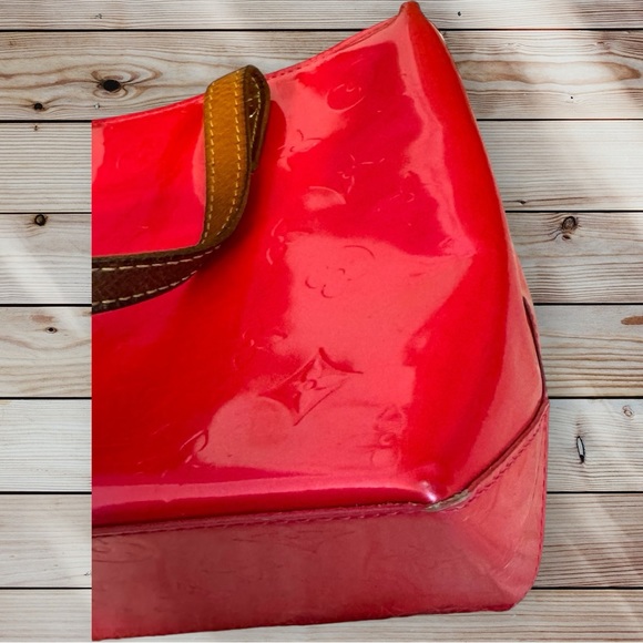 Louis Vuitton VERNIS Rose Pink READE PM Tote Pre-Loved - Picture 12 of 16